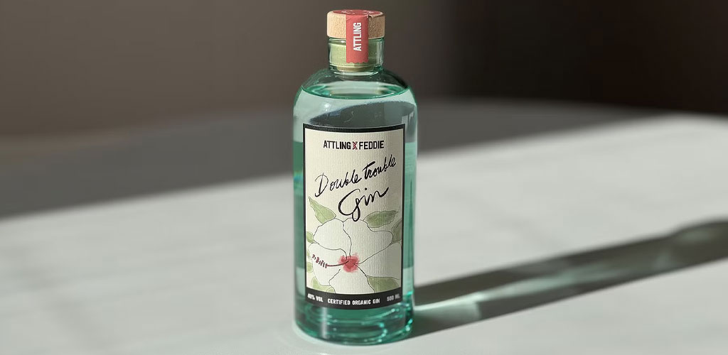 Dubbel succé: Efva Attling lanserar Double Trouble Gin i samarbete med Feddie Ocean Distillery i Norge